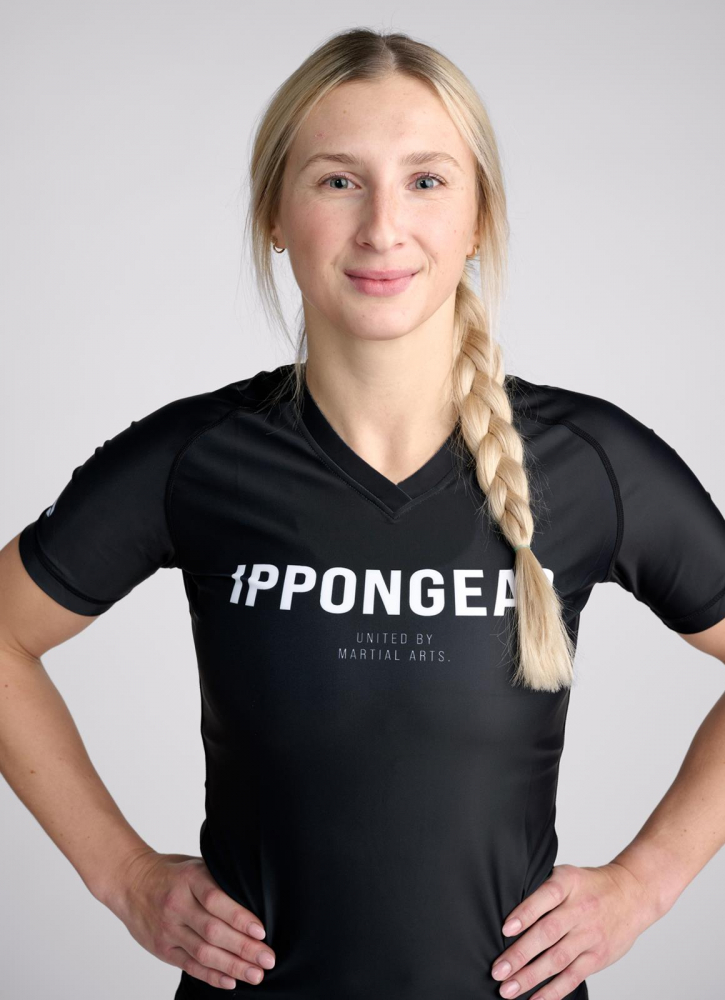 IPPONGEAR_Ranked_Rashguard_Women_black_02.jpg