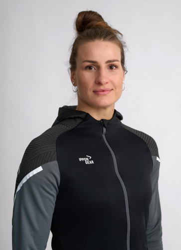 Hooded_Jackets_Performance_black_Women_2.jpg